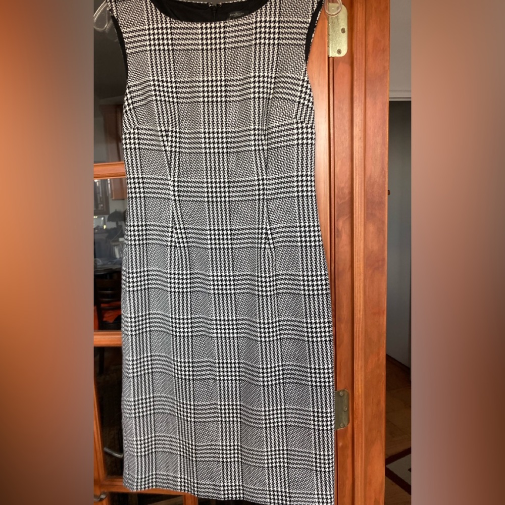 Ann Taylor Factory black and white sleeveless lined dress size 0